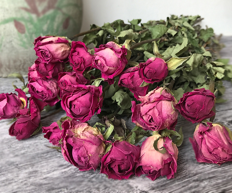 玫瑰干花 风干玫瑰花 头带枝森林系风干玫瑰花束插花厂家批发
