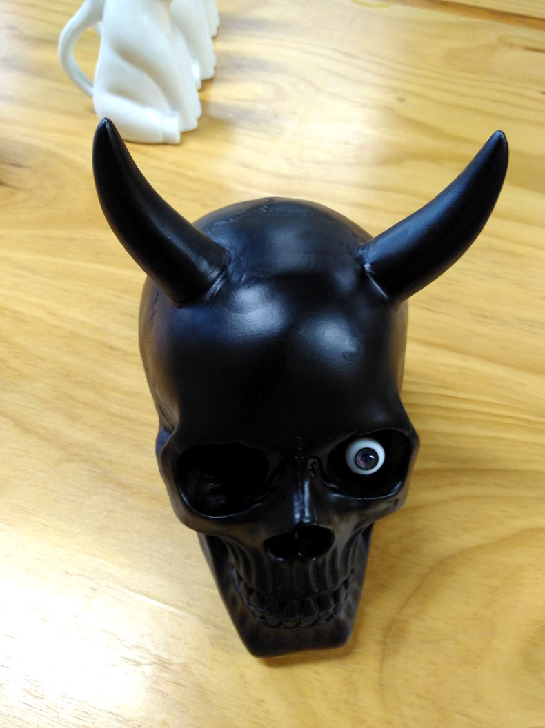 新款欧式创意树脂牛角黑骷髅摆件 骷髅头骨家居装饰摆件 厂家直销