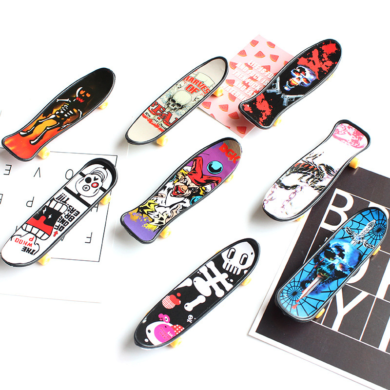 Mini Finger Skateboard Popular Mini Desktop Fingertip Skateboard Children's Educational Stall Small Rocker Toy Hot Sale