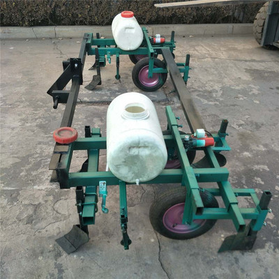 赞皇县玉米覆膜喷药机哪里有卖的/元氏县花生覆膜机多少钱