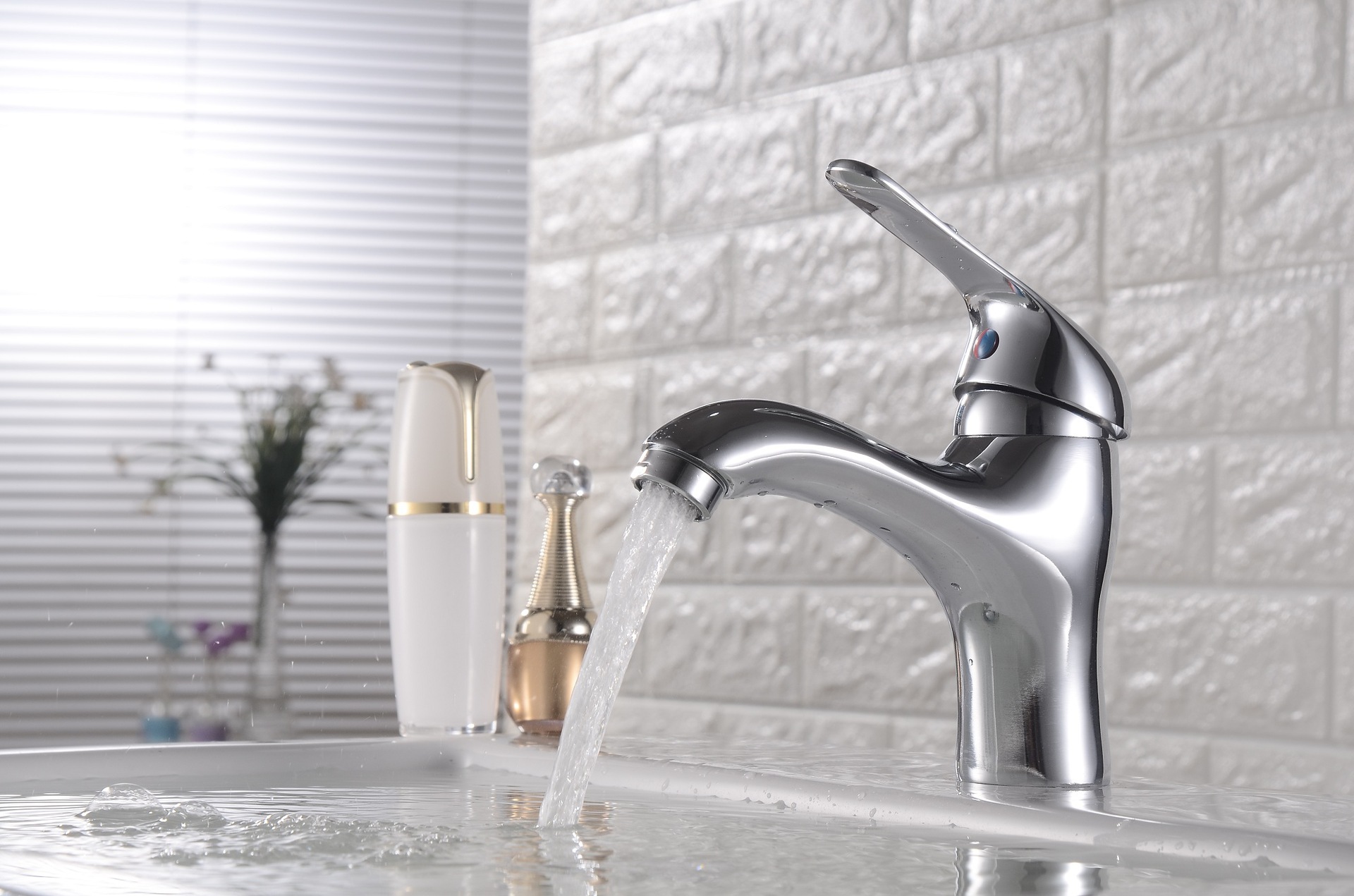 海狮单孔面盆龙头洗手盆龙头冷热浴室柜水龙头厂家批发洗脸盆龙头