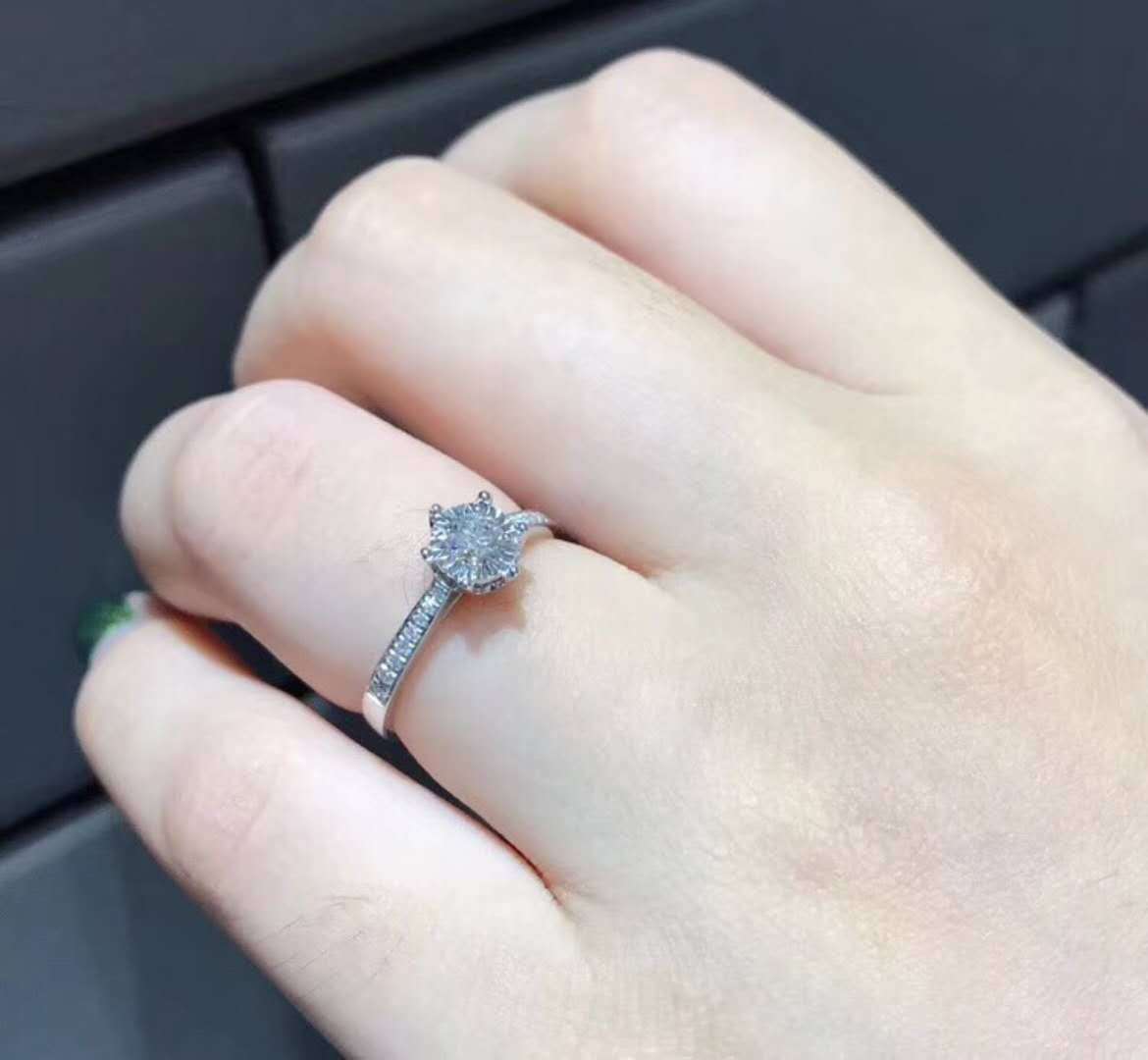 鄂豪珠宝 18k金镶20分钻石爪镶戒指车花六爪经典钻戒求婚结婚戒指