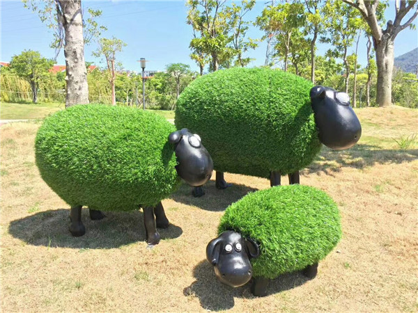 仿真玻璃钢绿雕工艺绿雕羊玻璃钢草皮羊装饰园艺摆放美观