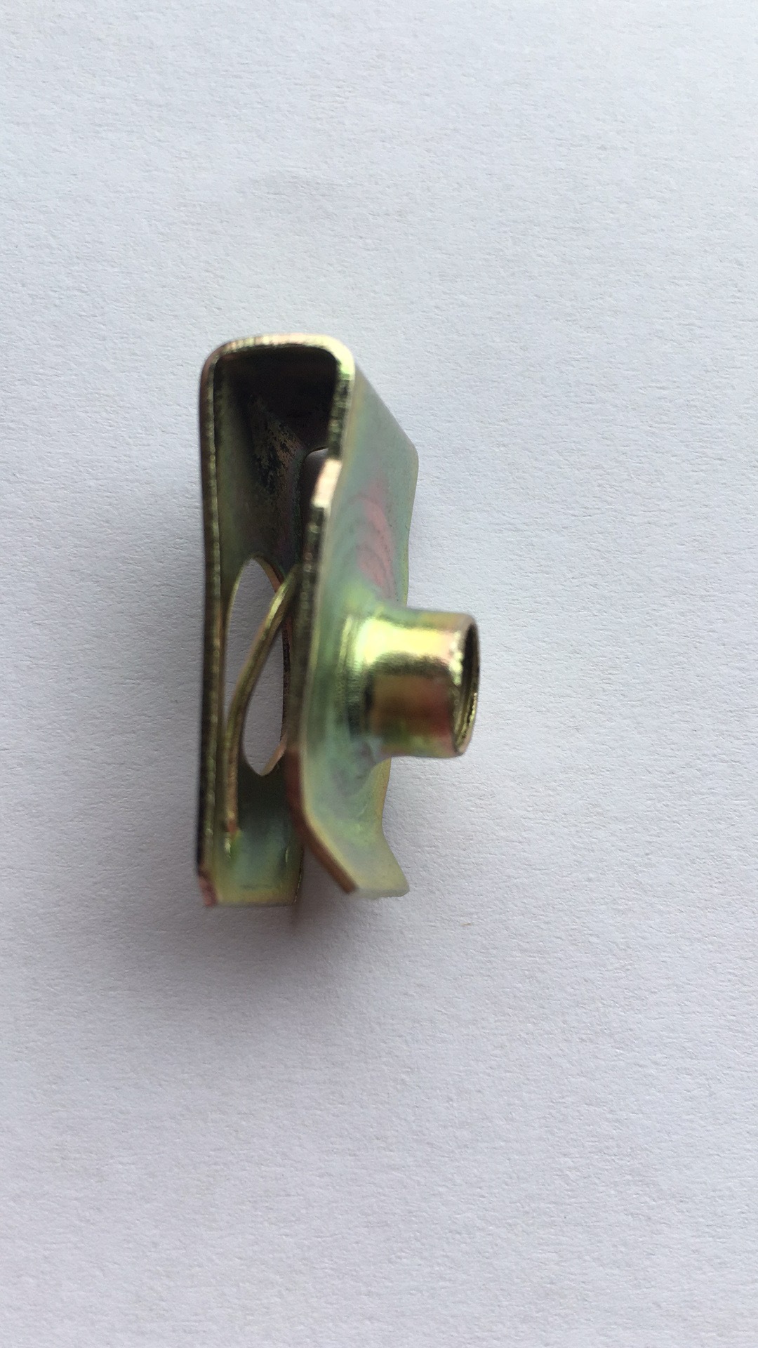 汽车卡扣_汽车m6卡黄螺母牌照仪表台中控面板铁卡扣卡子大全批发 - 阿