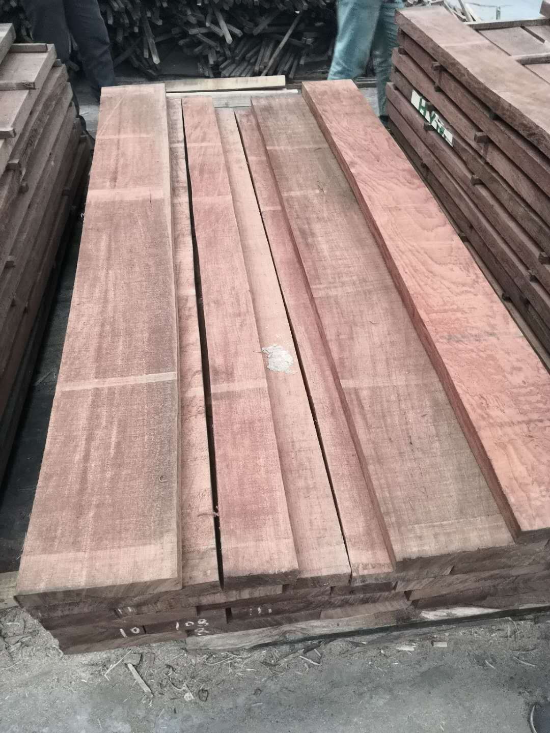 厂家批发非洲红玫瑰板材 优质红玫瑰烘干板材 装修家具板