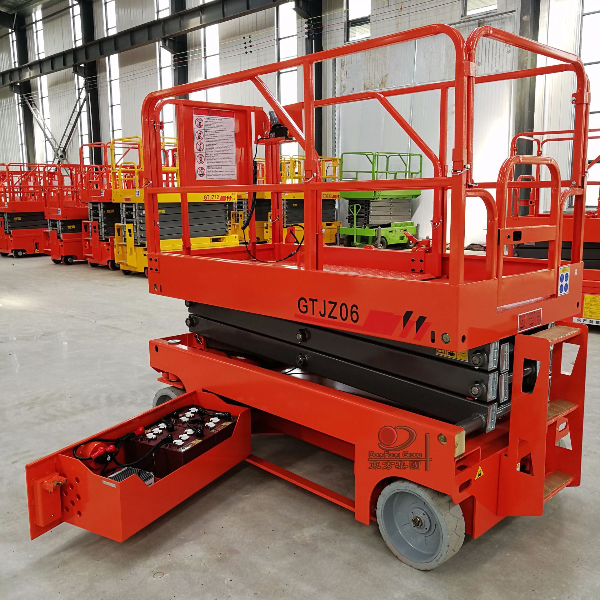 现货供应自行走升降机全自行升降平台移动剪叉式升降机可非标定制