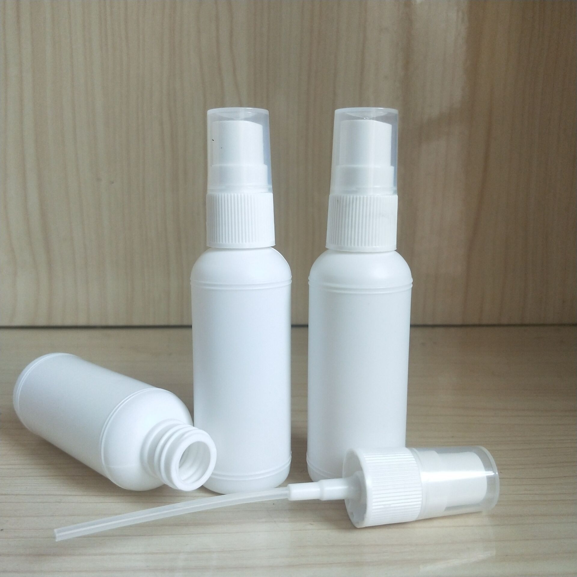 厂家供应50mlpe喷雾瓶 化妆香水喷瓶喷雾瓶子塑料小喷瓶分装瓶