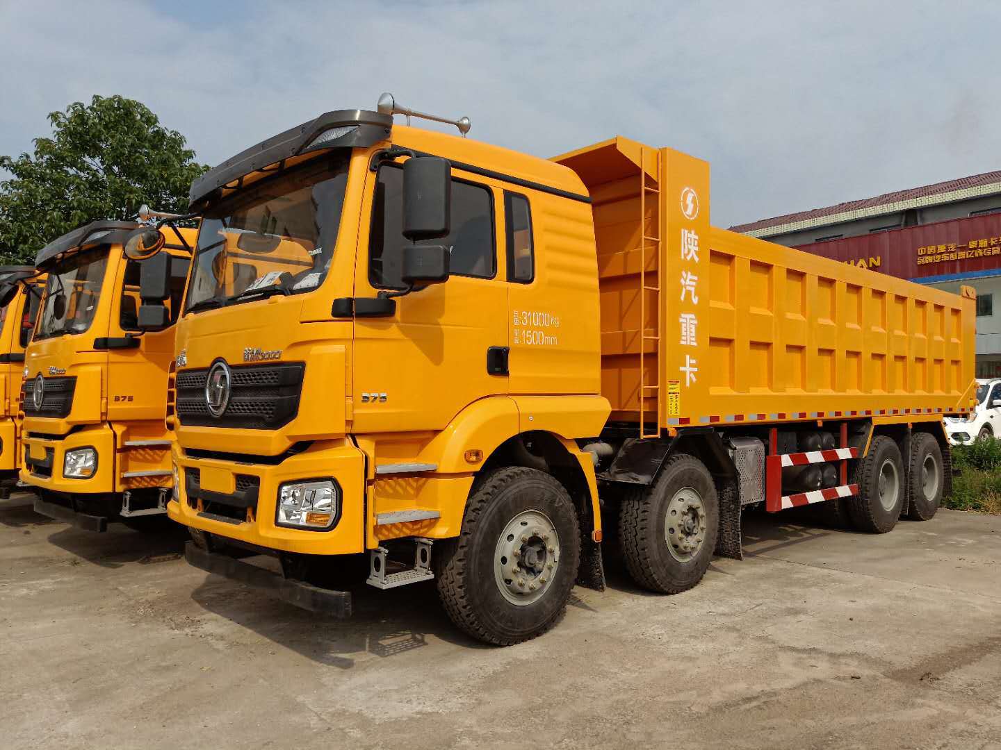 全新德龙新m3000前四后八自卸车7.6米 后翻自卸工程车