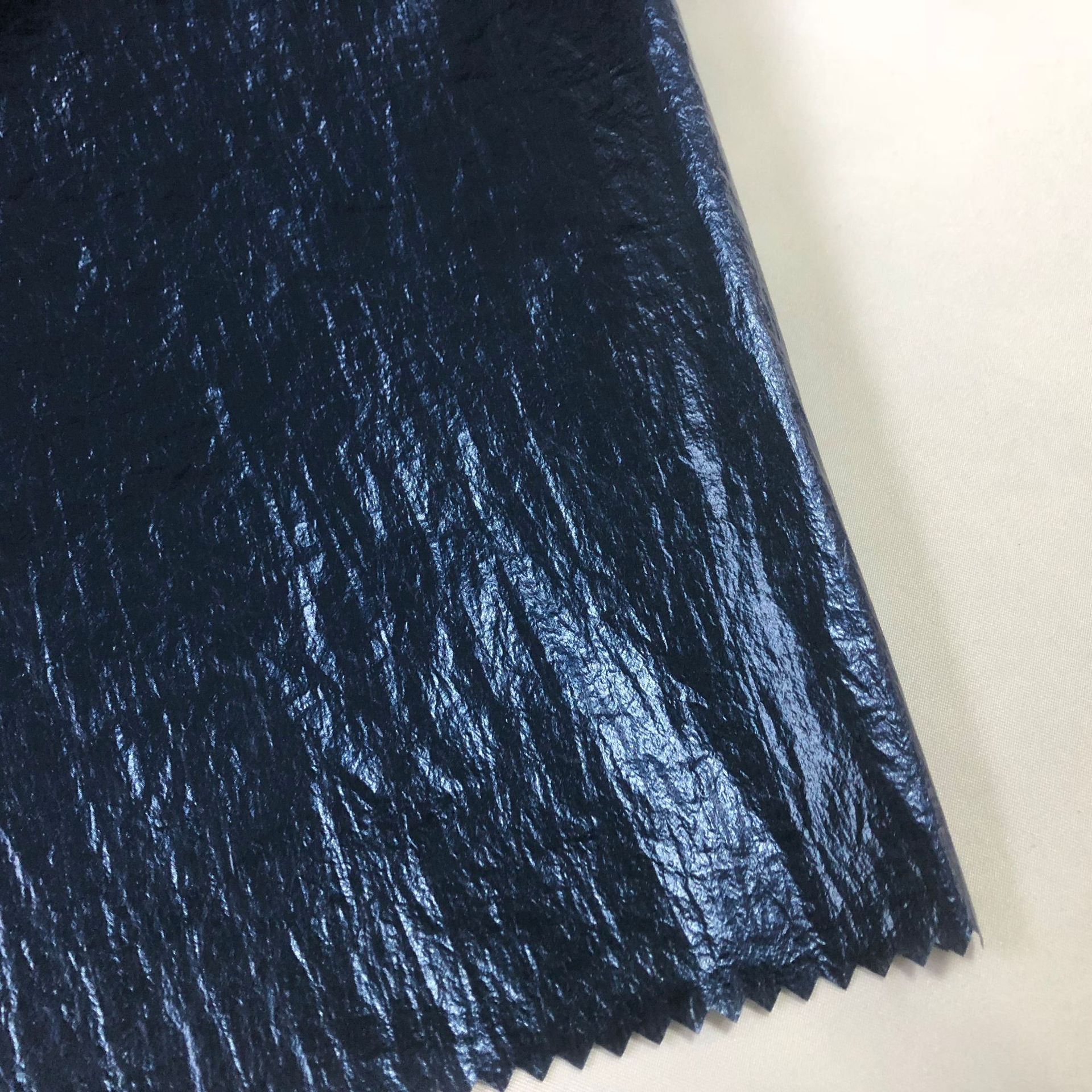 现货20d起皱尼龙烫金银面料 未来金属感 太空服风衣羽绒棉服布料