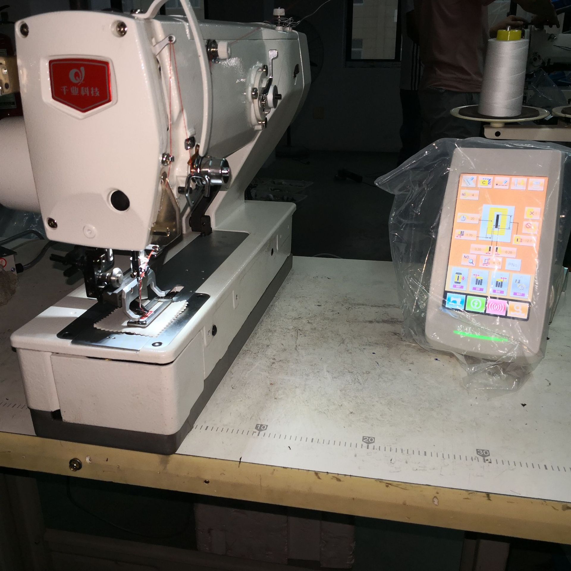 平头锁眼机 1790电脑扣眼机 儿童座垫长度12公分平头锁眼钮门车