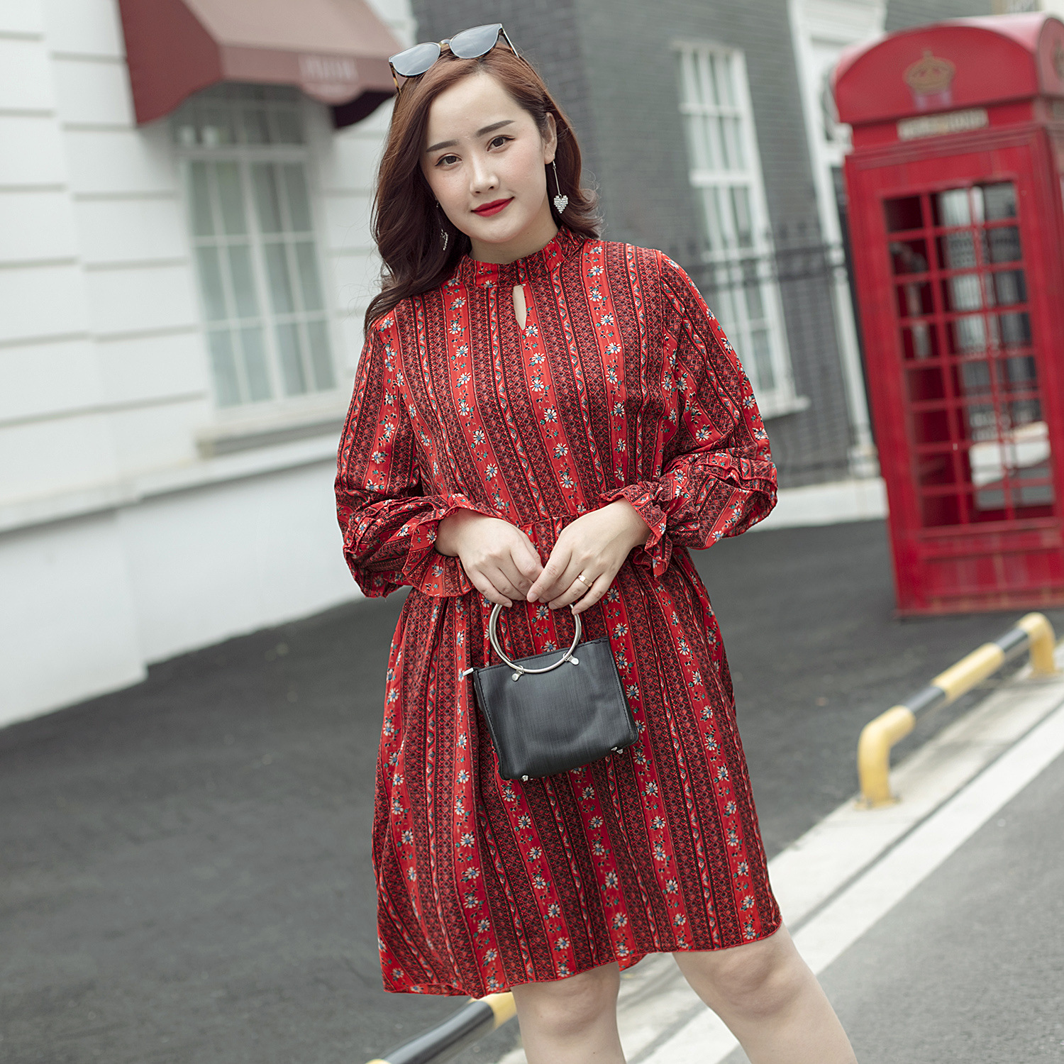 200斤韩版大码女装裙子胖mm加肥加大码印花雪纺长袖连衣裙q101