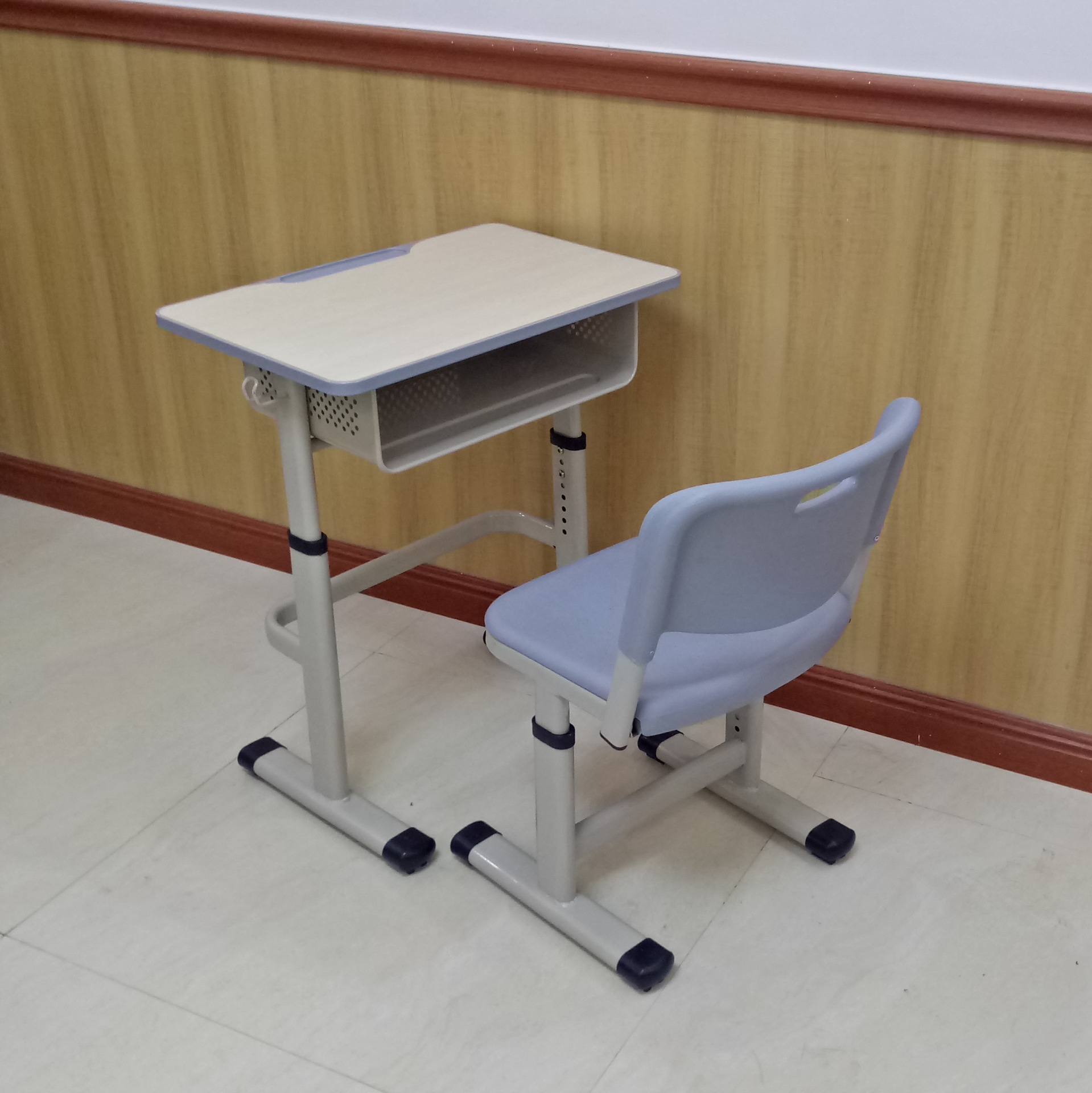 学校升降课桌椅 中小学生课桌椅 辅导班课桌椅 升降塑钢课桌椅