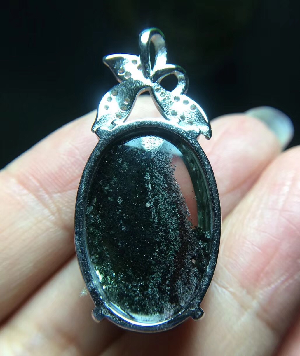 天然巴西绿幽灵蛋面吊坠 全净体 无瑕疵 翠绿漂亮 晶体水润 百搭