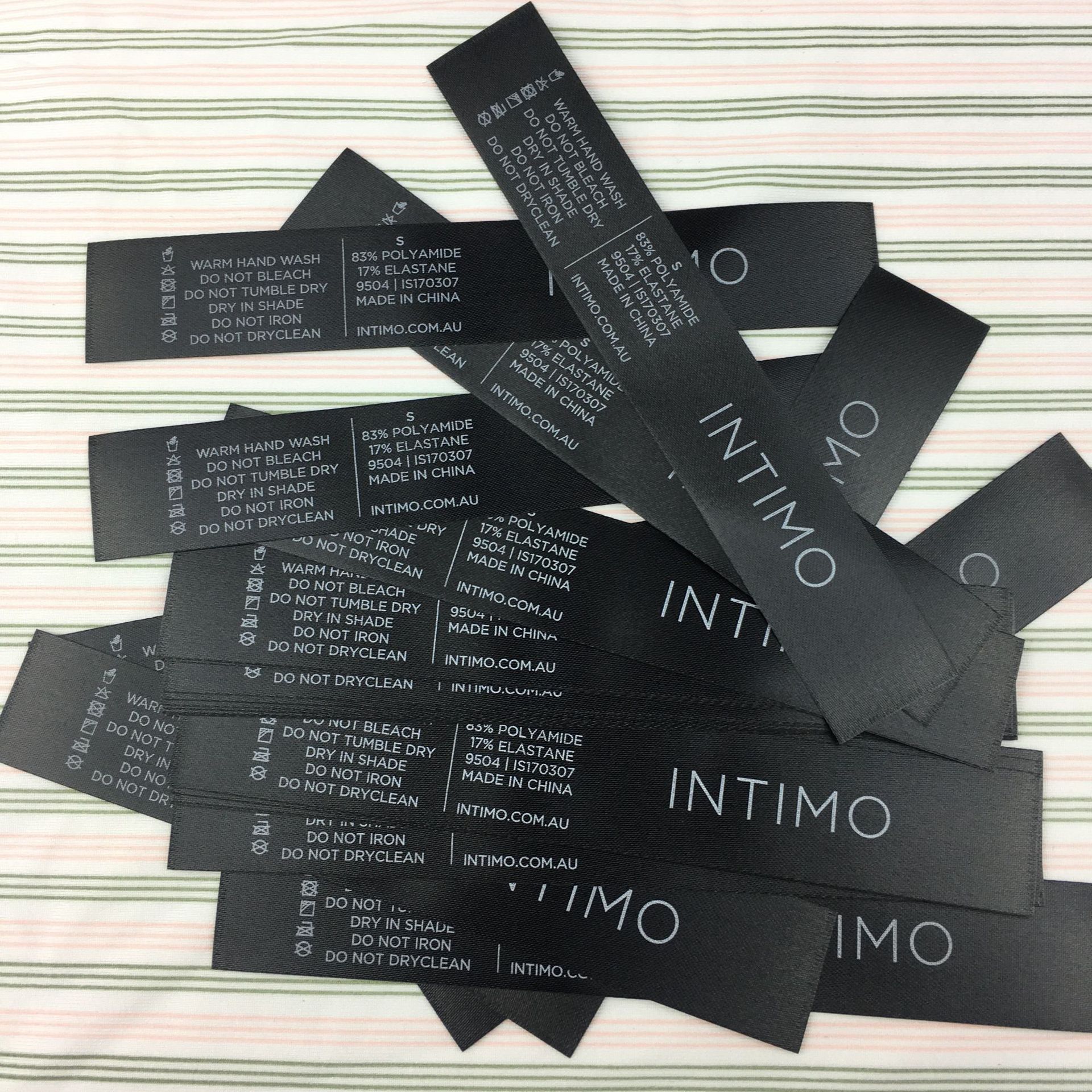 黑色丝带洗水唛 定做水洗唛 免费设计唛头 洗水标定制 厂家直销