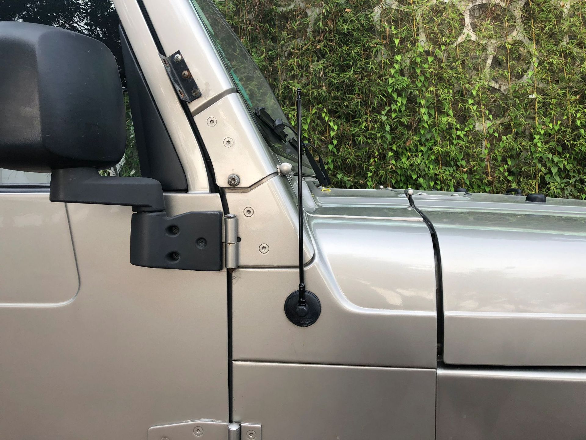 厂家直销专用于牧马人tj天线改装配件 牧马人tj金属长天线黑色