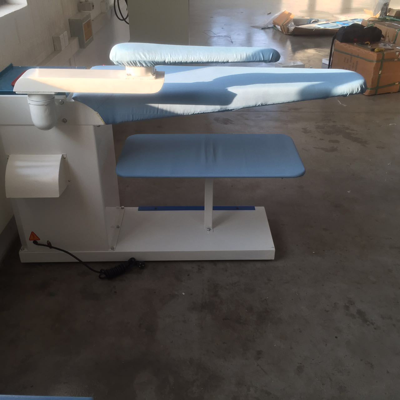 电加热点动烫台桥式 琴式烫台 熨烫衣服吸风烫台 飞机烫台