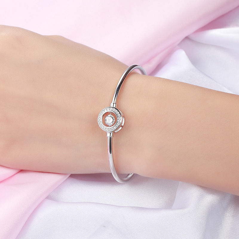 直销新款时尚简约925纯银灵动跳动的心钻手镯