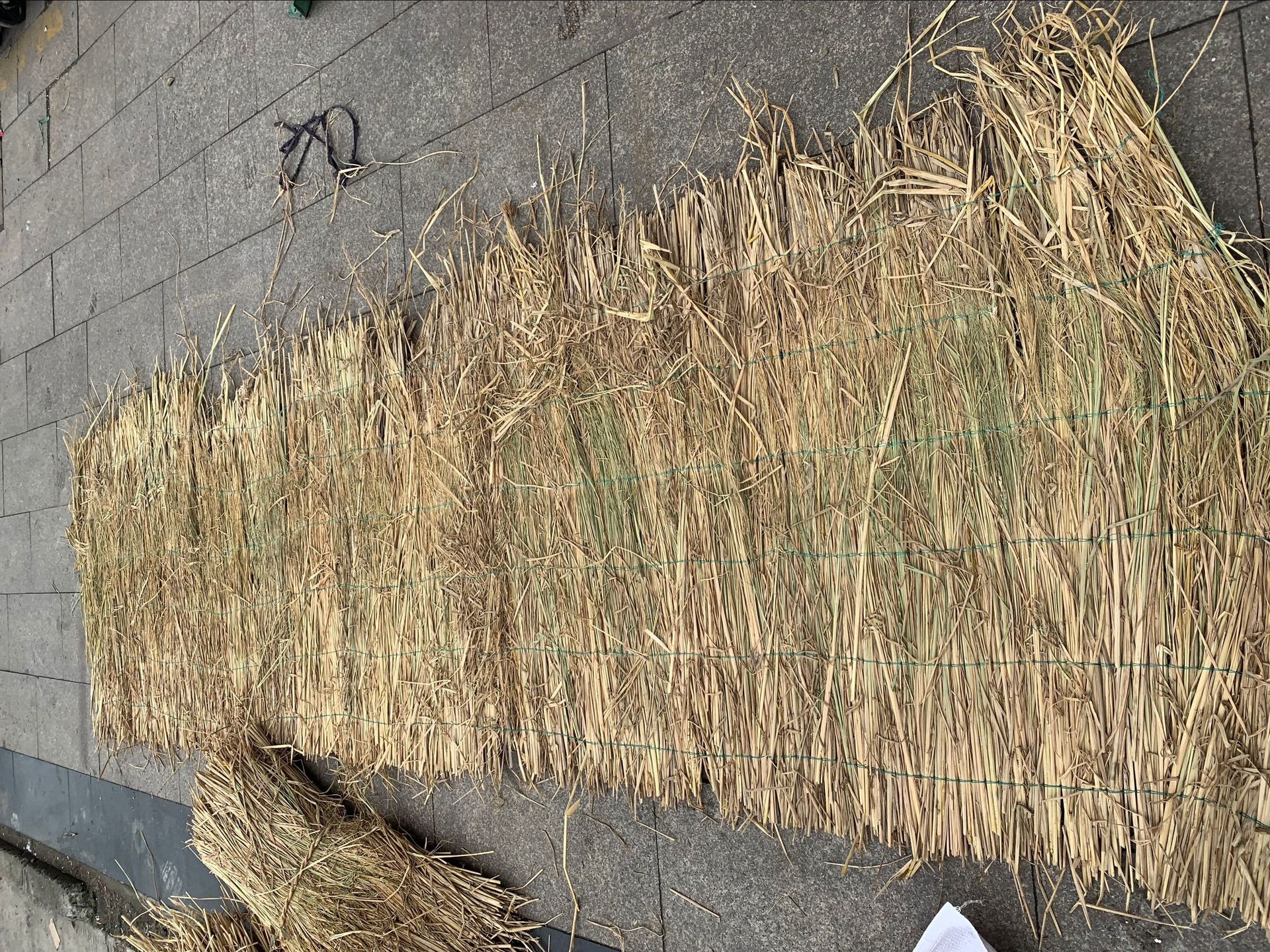 草包草袋道路养护草绳防汛草包草垫草帘园艺稻草帘子14米