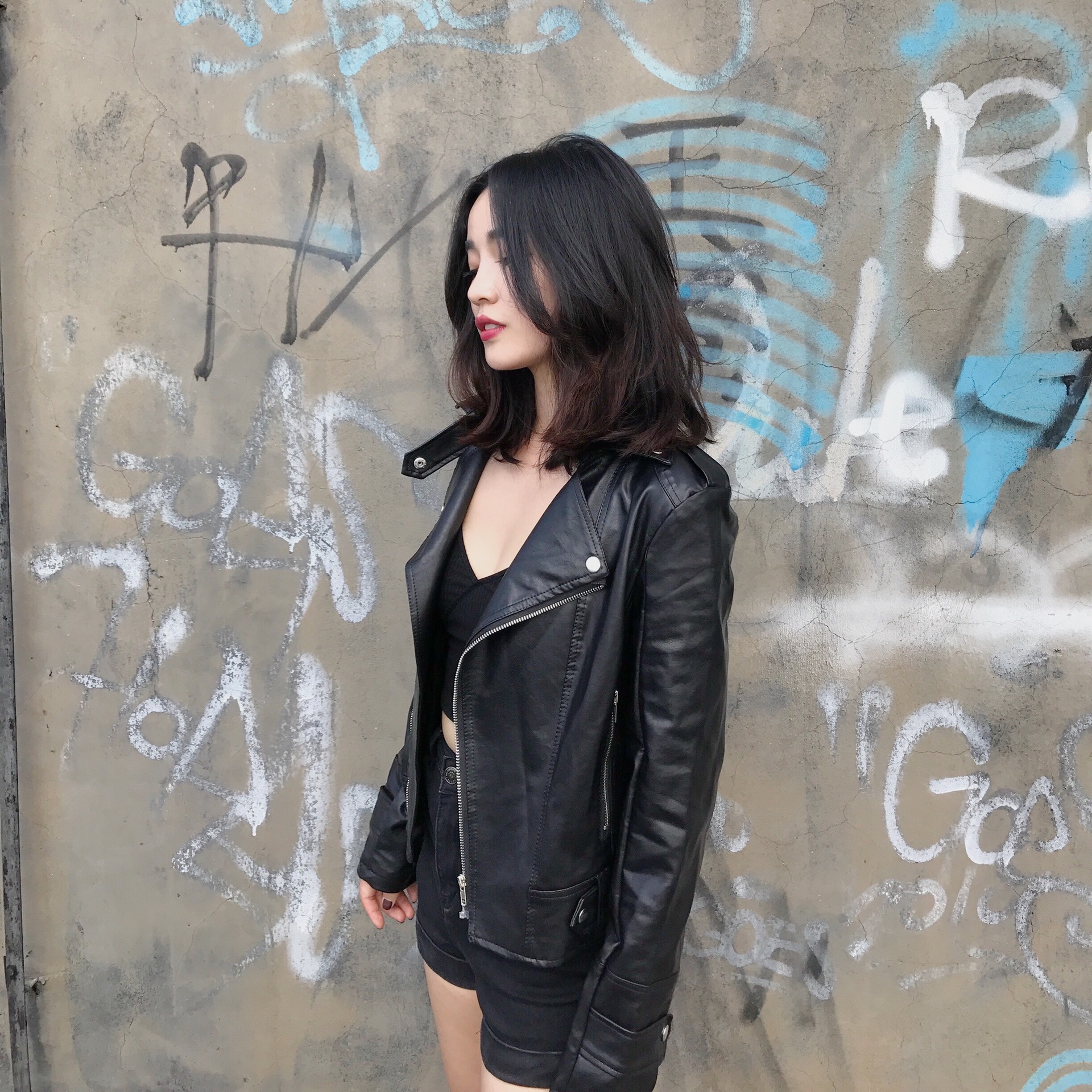 春季新品2018原宿风修身纯色短款机车皮衣女翻领长袖pu皮夹克外套