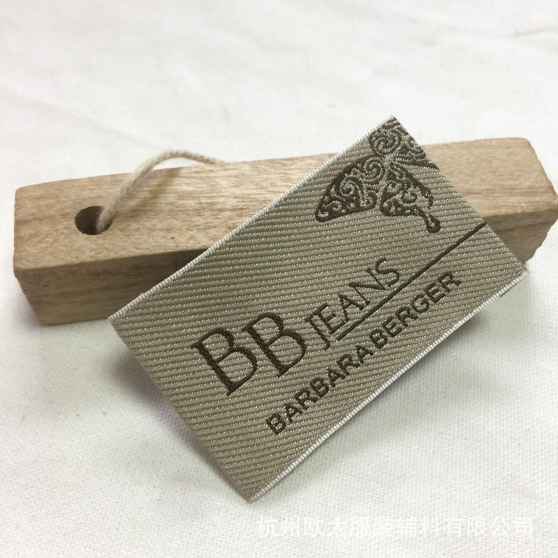 厂家直供 服装领标织唛布标织标领标主唛侧唛logo免费设计