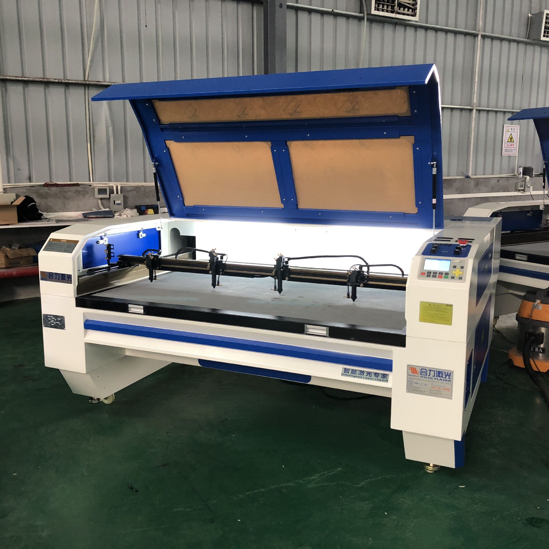 双头四头激光切割机1610布料皮革激光切割烧花机厂家直销