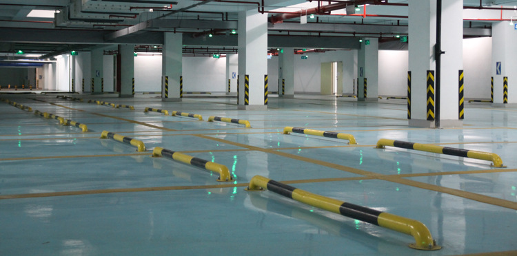 停车位挡车器 钢管车库倒车限位器 汽车2米u型车轮定位器 防撞栏