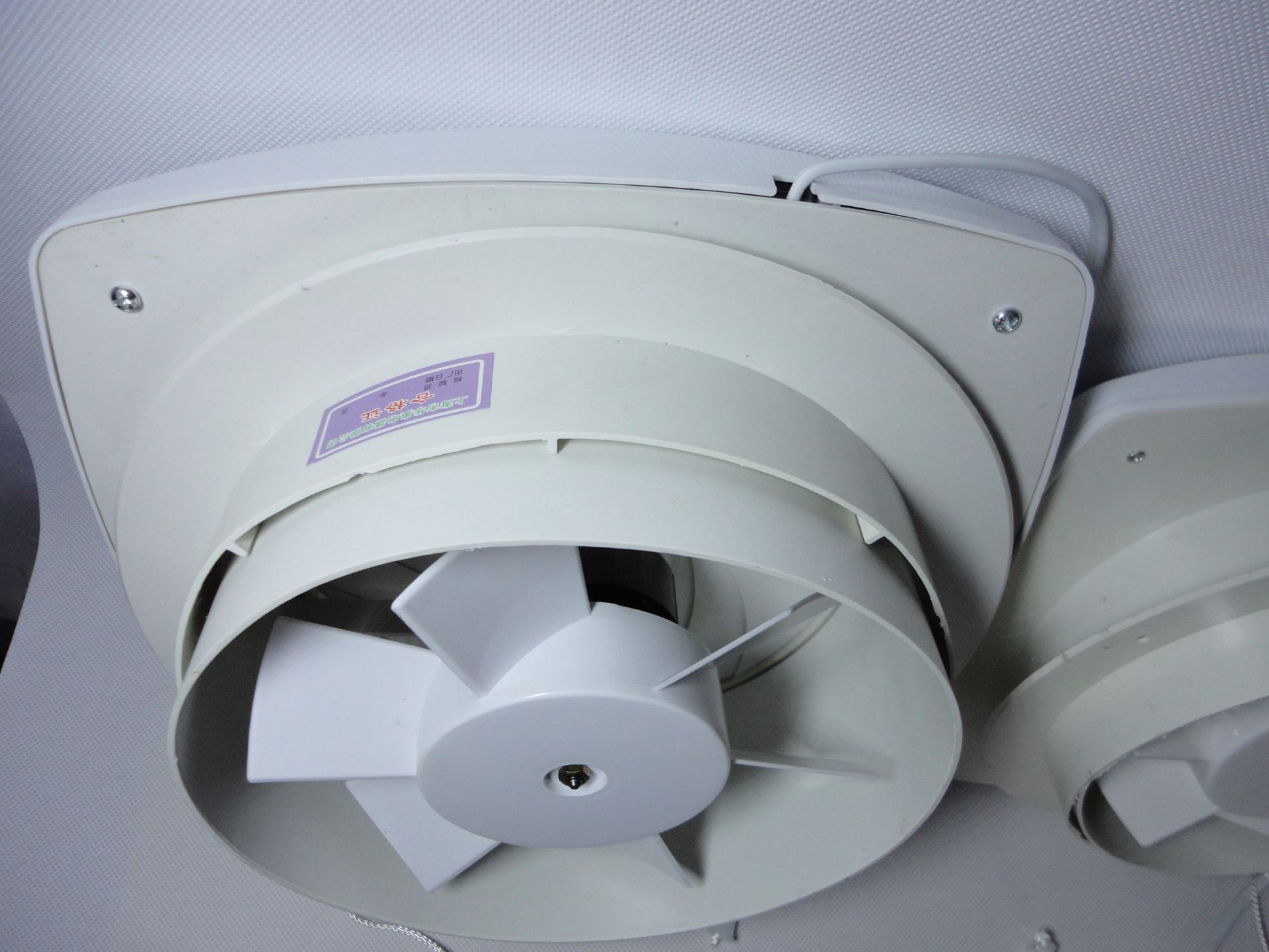 家用电器风机塑料拉线通风换气排尘除异味卫生间房间换气扇