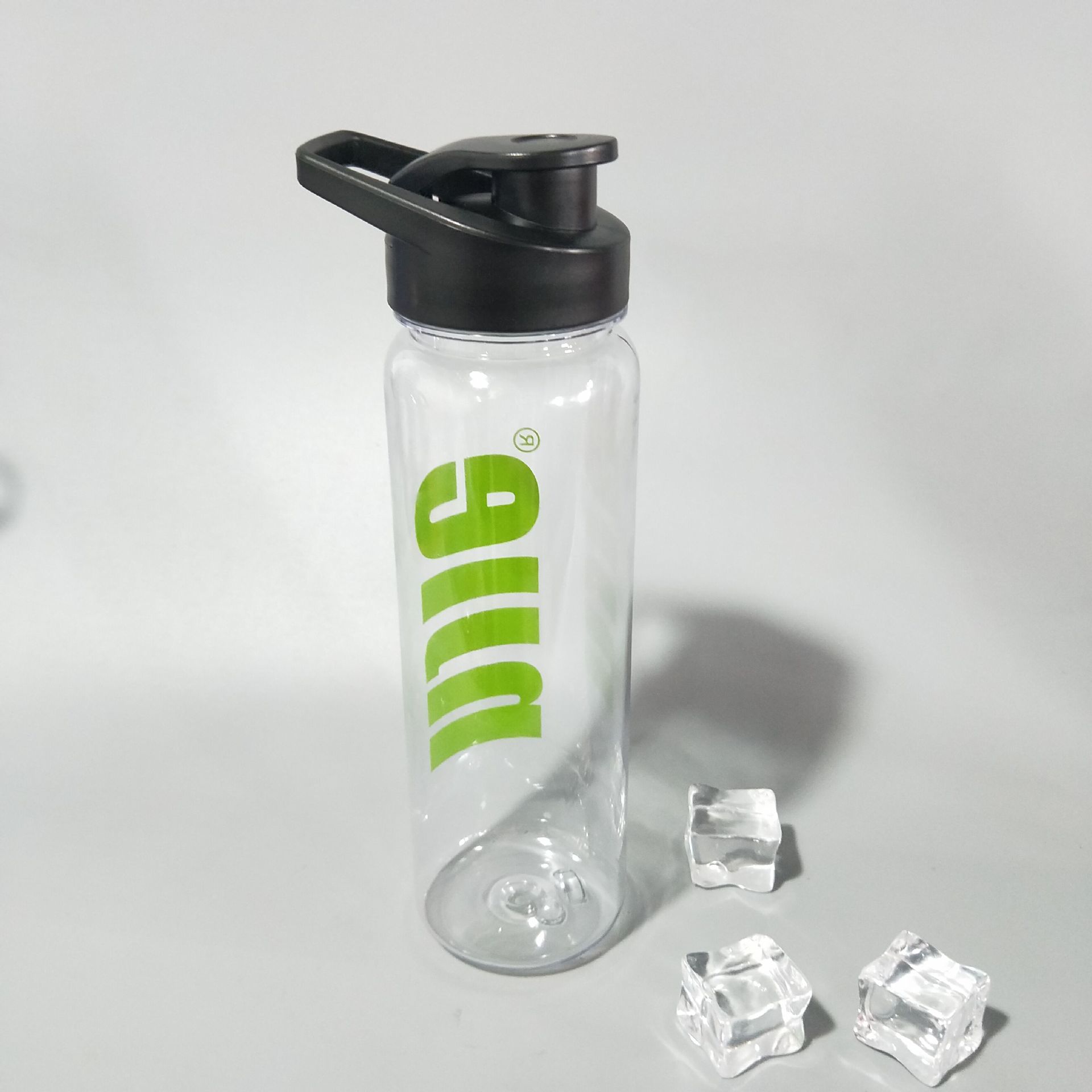 厂家直供大容量770ml易扣便携式随手杯 礼品pet单层太空杯