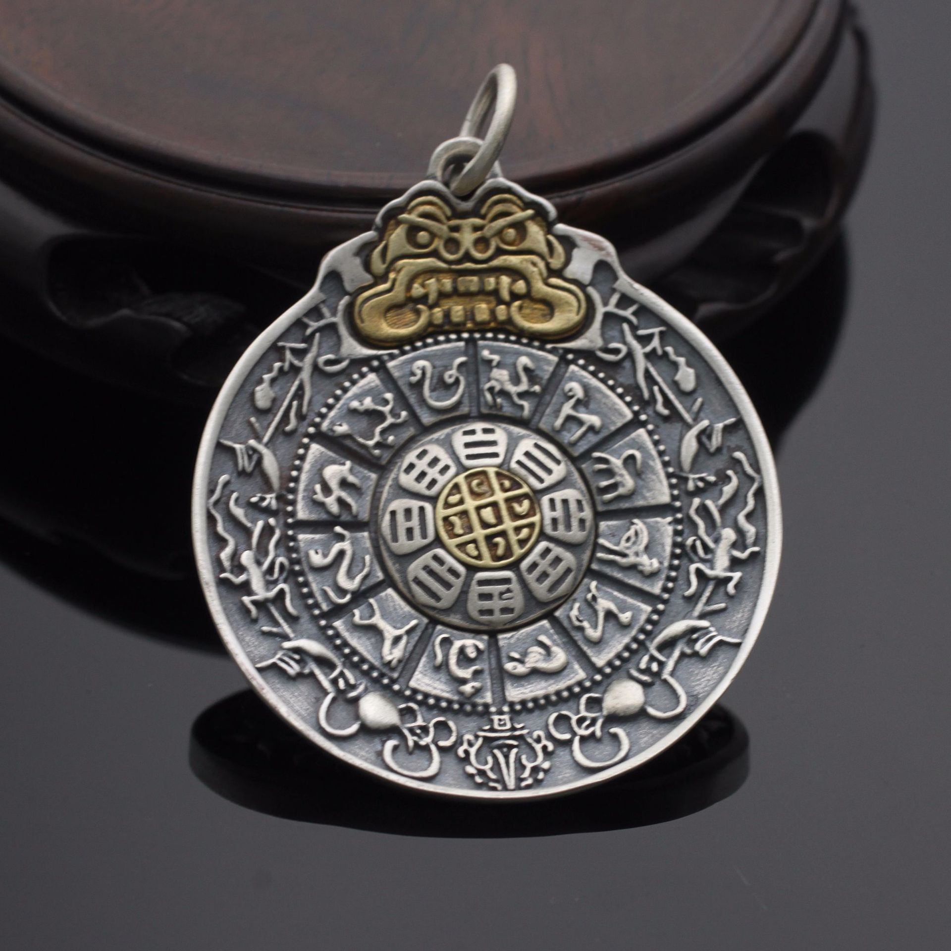 厂家直销s925纯银九宫八卦牌吊坠转运佛八宝十二生肖可转动车挂