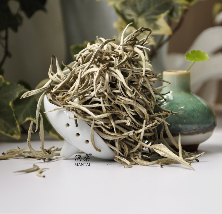 18年月光白单芽大号 大白毫银针 云南普洱生茶春茶500g散装茶