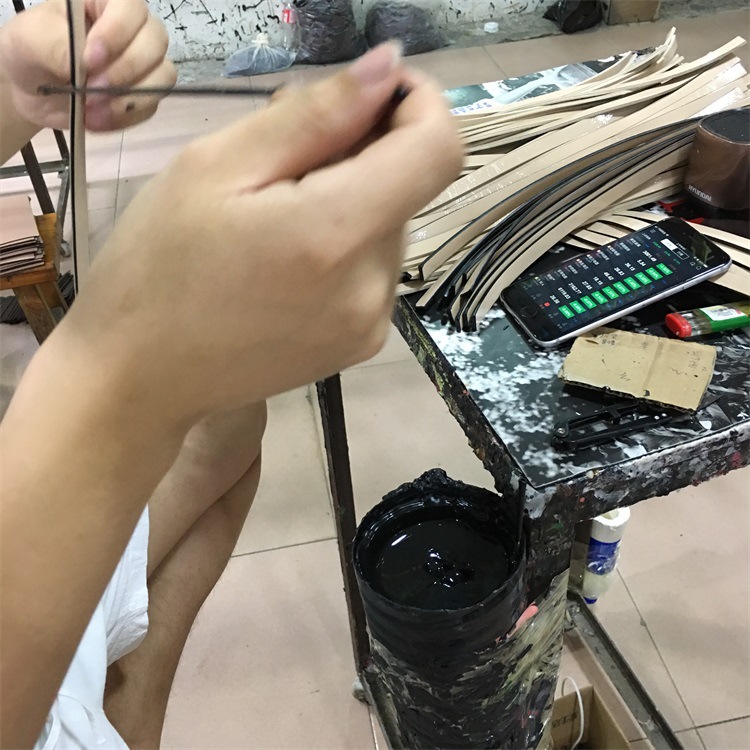 皮具配件_工厂箱包油边 皮带包包文件夹皮配件油边加工定制