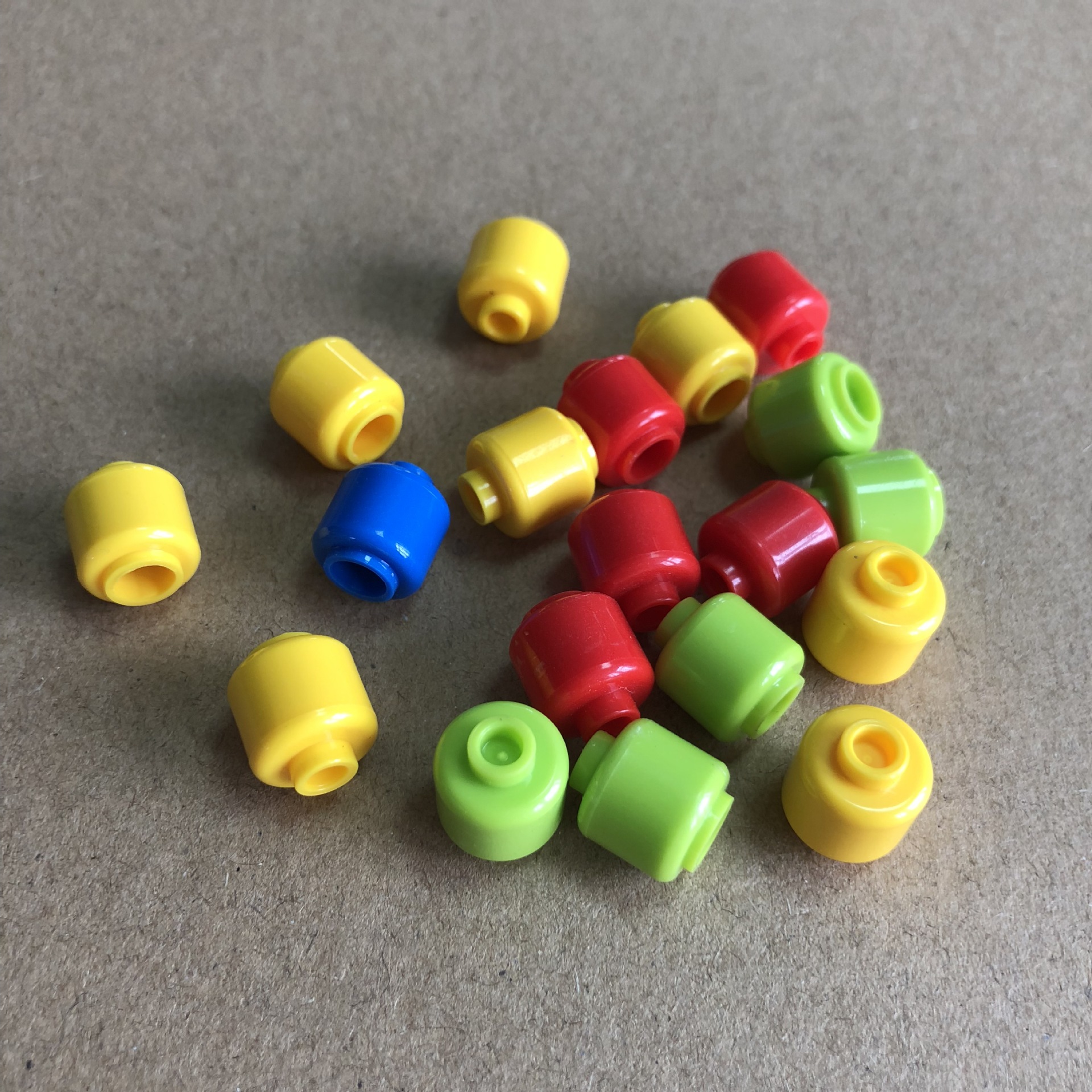 地摊玩具 拼插积木散件称斤配件澳洲积木 培训赠品厂家