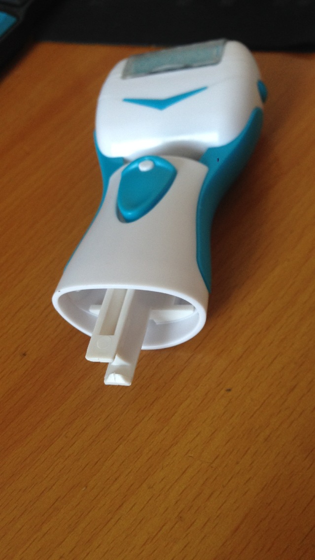 新款电动磨脚器 干电池式电动修脚器 去死皮去老茧搓脚机厂家批发