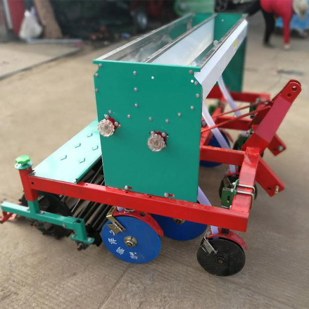 甘肃平遥谷物高粱播种机多行可定制四轮车带小麦播种机旱稻播种机