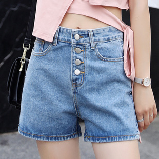 排扣直筒短裤