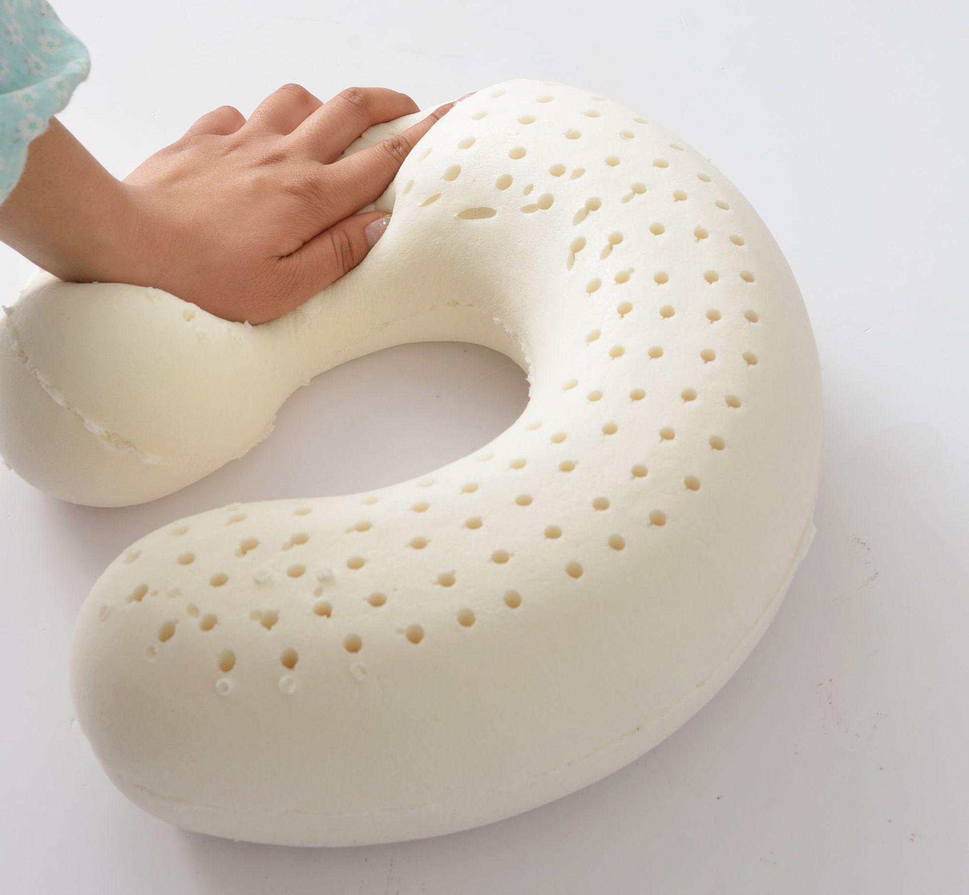 厂家直销乳胶u型枕头午睡旅行枕 坐飞机坐火车柔软休息水晶绒枕套