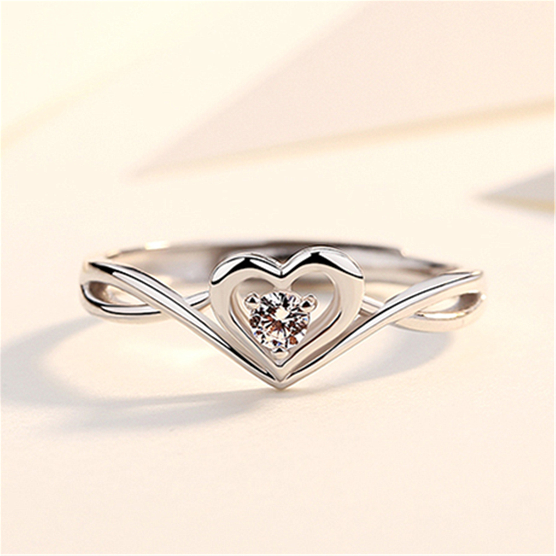 新款时尚银心形戒指女日韩潮人学生清新爱心指银饰品礼物送女友
