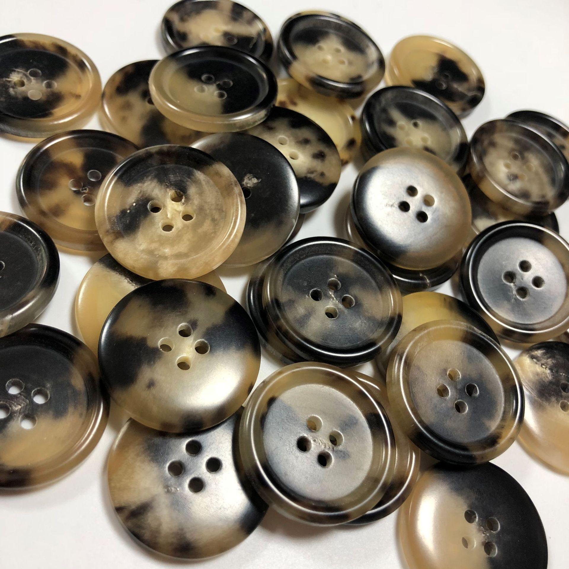 厂家直销天然真牛角扣黄牛角扣3号色4号色圆边细边牛角扣现货定作