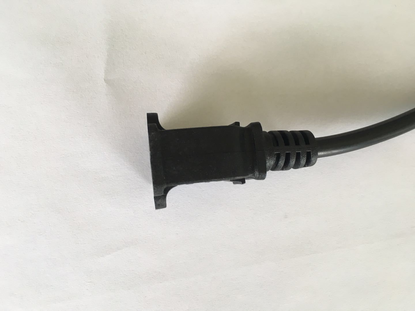 商品参数 产地 宁波 是否进口 否 品牌 yun/云环 型号 两芯插座 类型