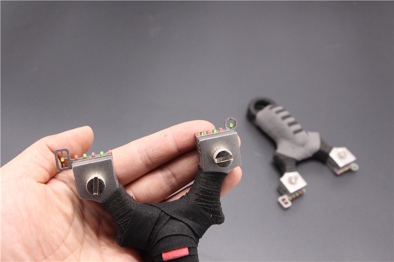 内置夹片锁凤弹弓按压式弹簧猎人弹弓免绑扁皮追龙弹弓光纤瞄准