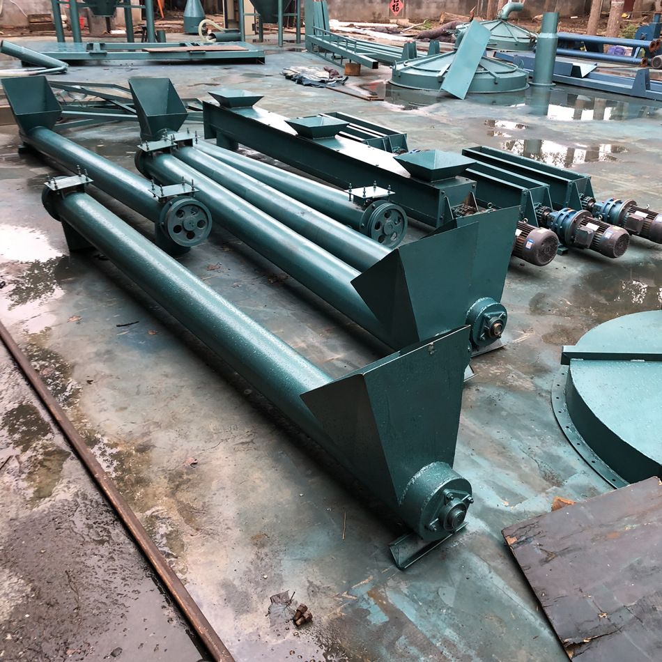 螺旋输送机俗称绞龙,是矿产,饲料,粮油,建筑业中用途较广的一种输送