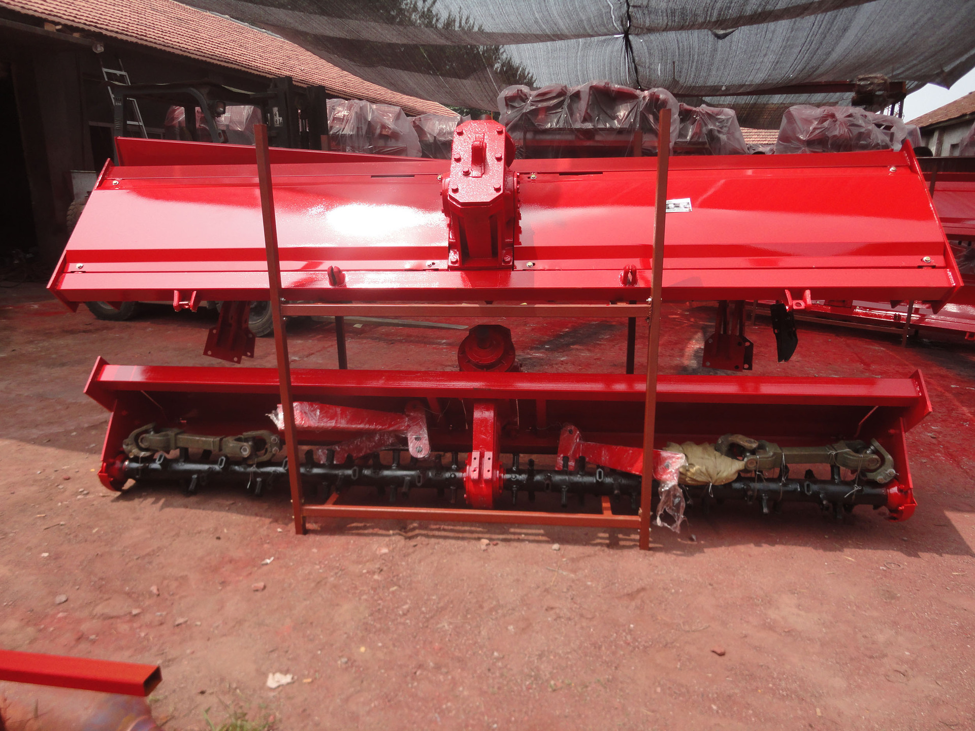 四轮拖拉机牵引式旋耕耙机连云港旋耕机械农用旋地犁旋耕机价格