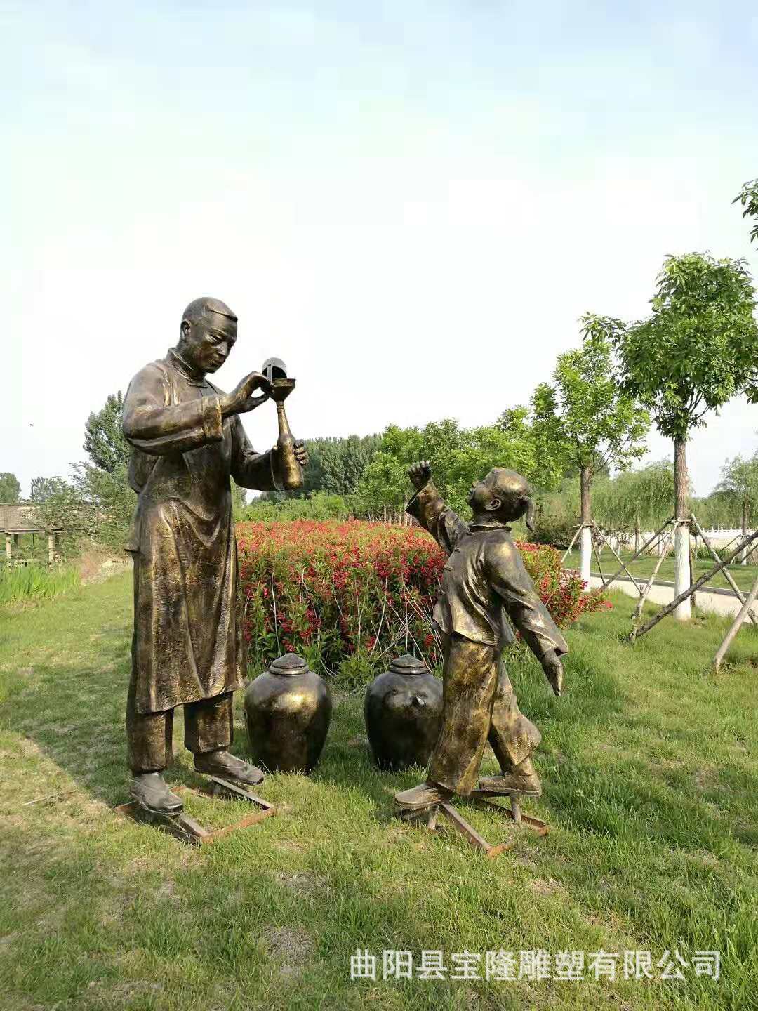 厂家供应玻璃钢仿铜民俗小孩打酒打酱油香油人物雕塑商业街摆件