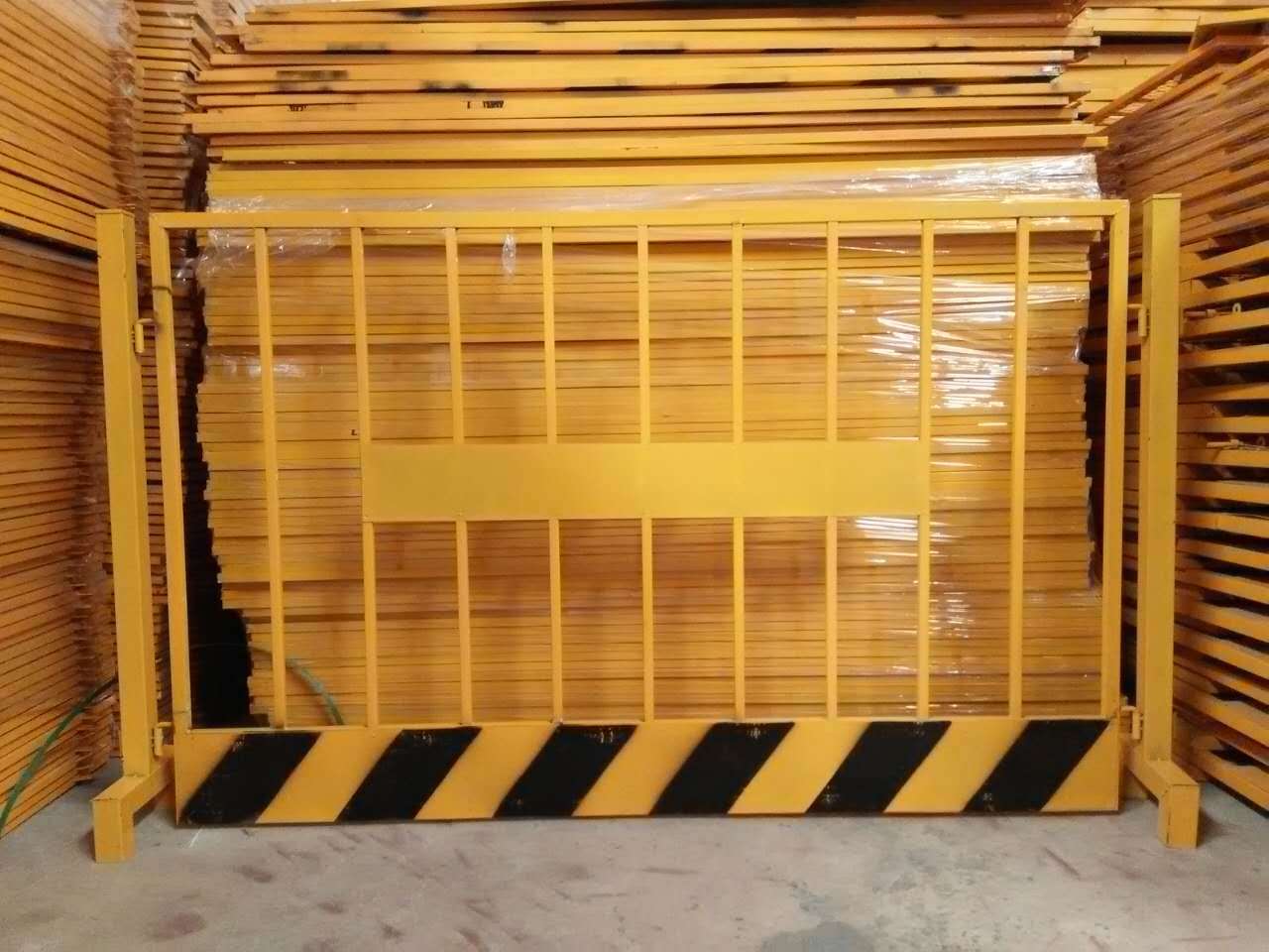 地铁施工基坑护栏 楼层临边安全防护黄黑围挡 市政塔吊护栏厂家