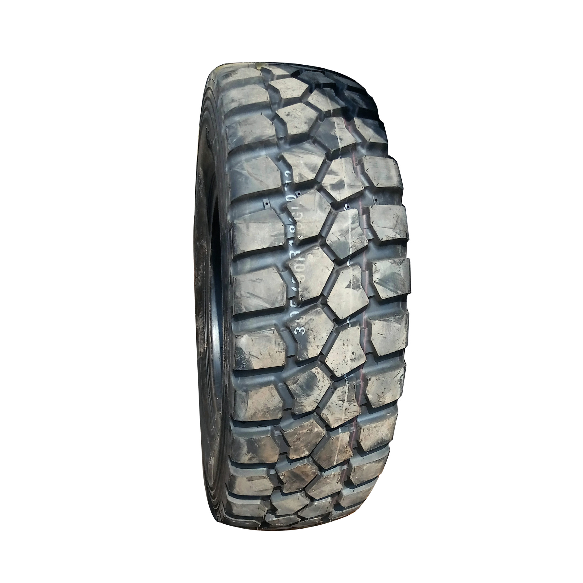 供应305/80r20 三角轮胎try66越野轮胎 吊车防爆胎全新