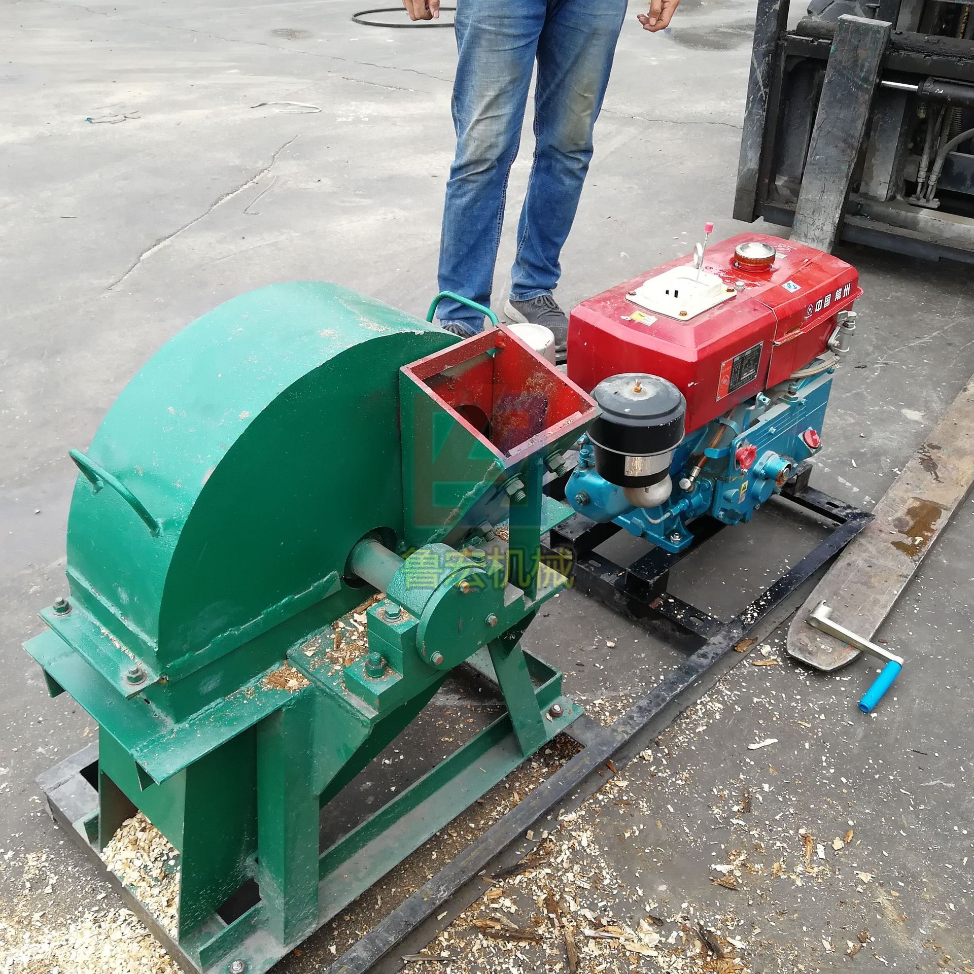 小型木材粉碎机干湿木头粉碎机电动木材粉碎机