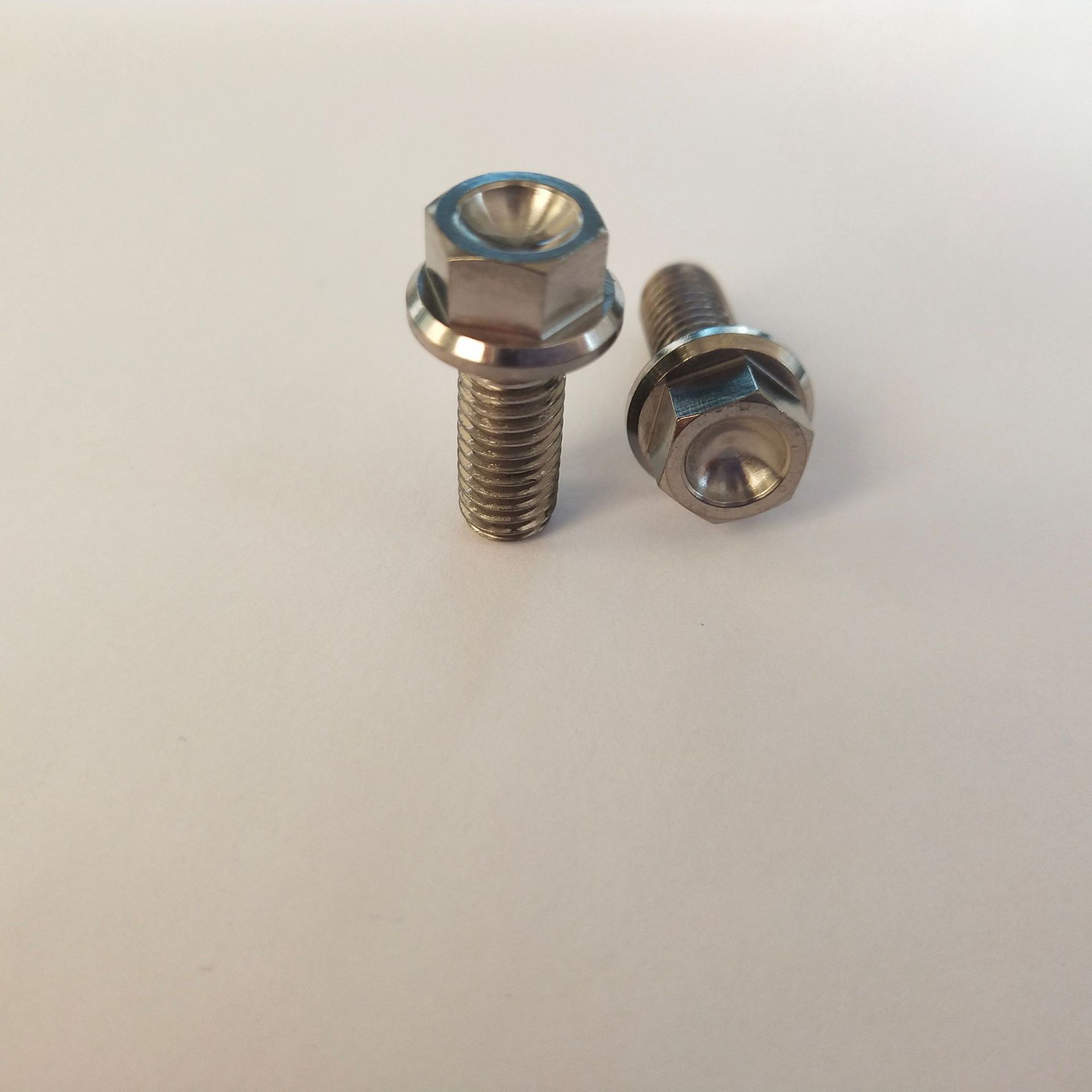 现货库存 m6x15 钛合金tc4六角法兰螺丝 5.1元