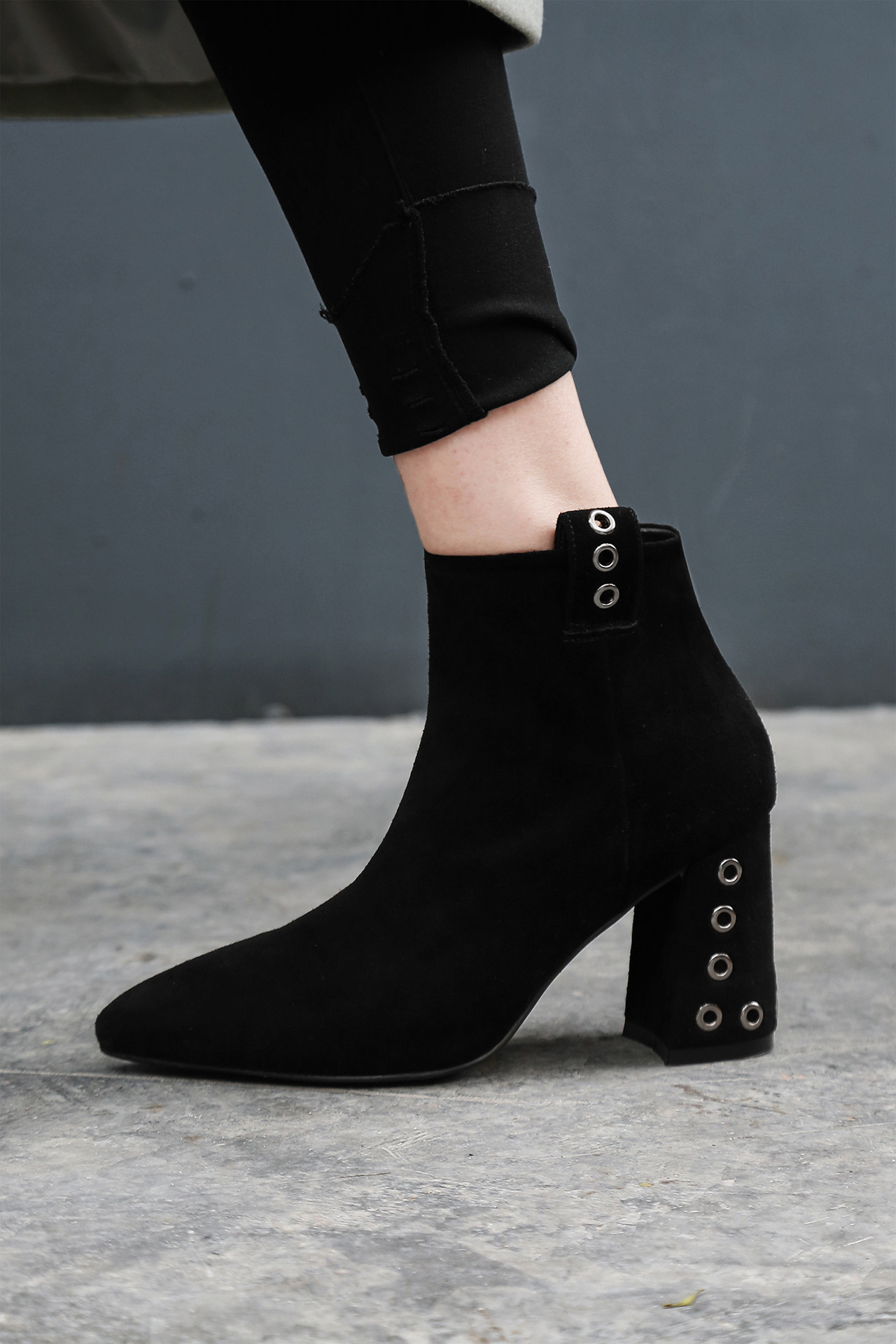 尖头短靴女百搭真皮粗跟韩版高跟鞋磨砂短筒侧拉链高跟鞋透气单靴