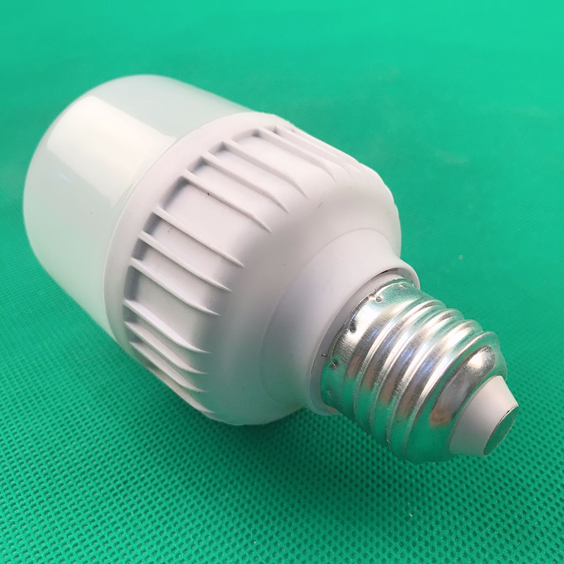 家用12w灯泡塑料球灯泡节能灯泡跑江湖地摊2元店货源批发