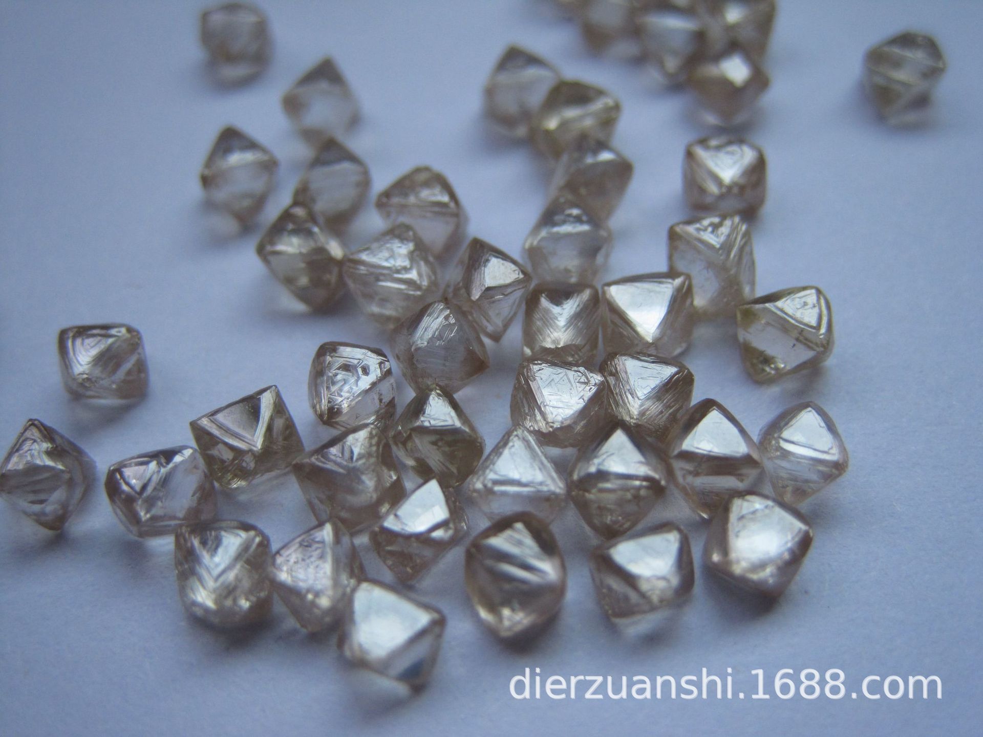 20-50分天然八面体钻石工业金刚石毛坯钻一克拉2到5粒